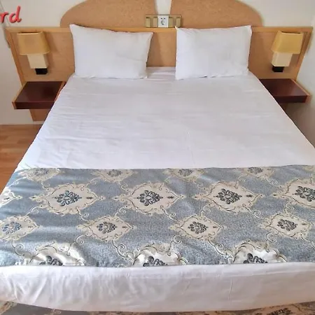 Kyriad Direct Hotel