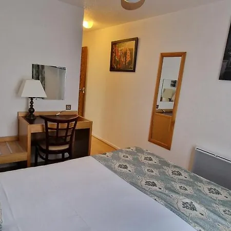 Kyriad Direct Hotel 2*