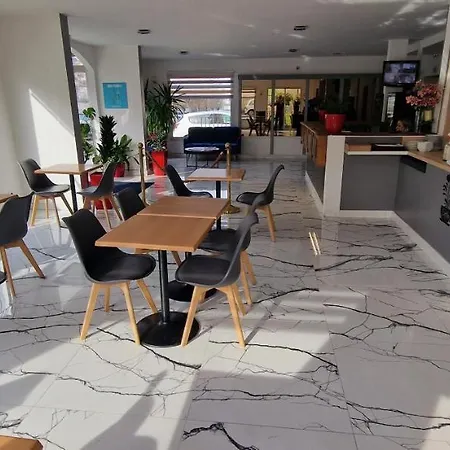 Hotel Kyriad Direct 2*