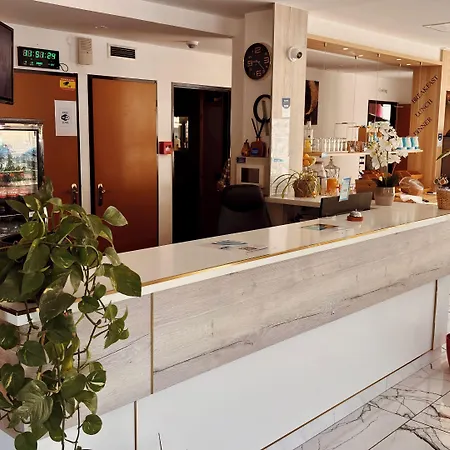 Kyriad Direct Hotel