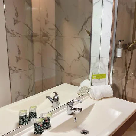 Kyriad Direct Hotel 2*