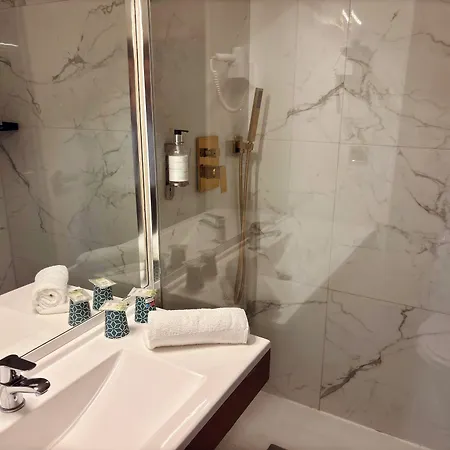 Hotel Kyriad Direct Arpajon