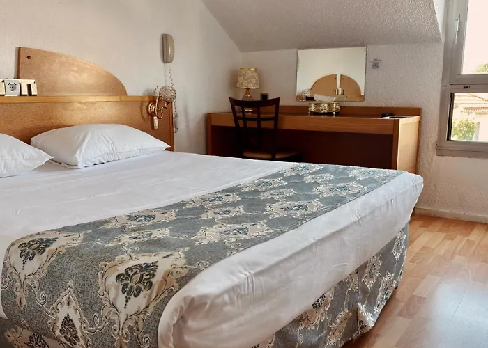 Hotel Kyriad Direct Arpajon