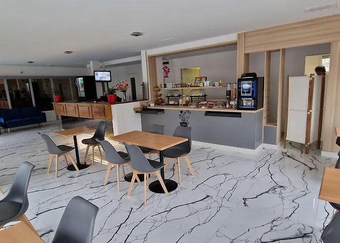Kyriad Direct Hotel