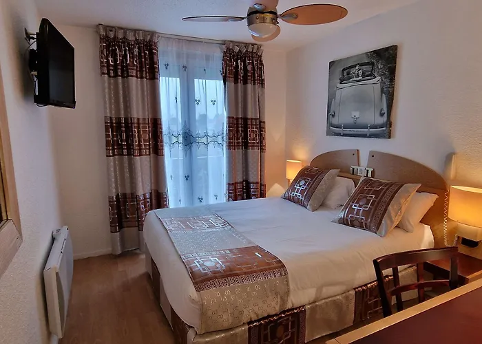 فندق Kyriad Direct 2*